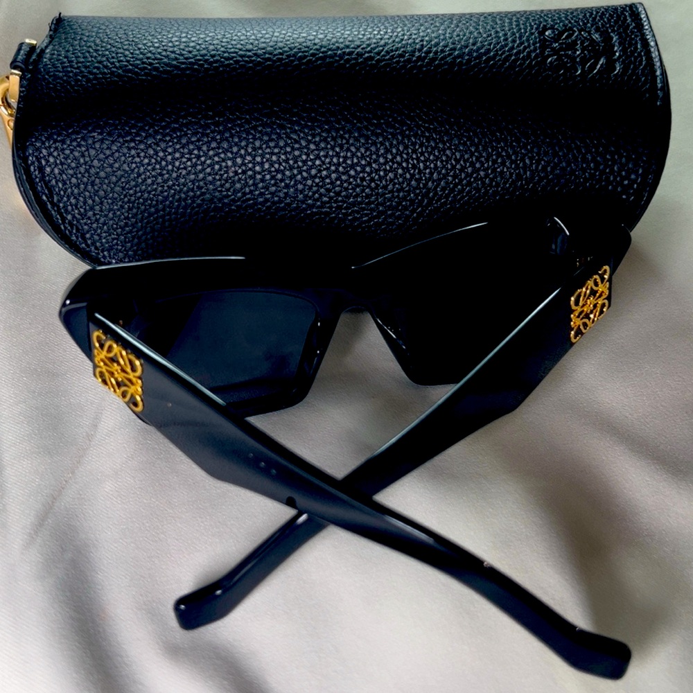 Its Just Worn For Couple Of Times Just Looks New As Never Worn